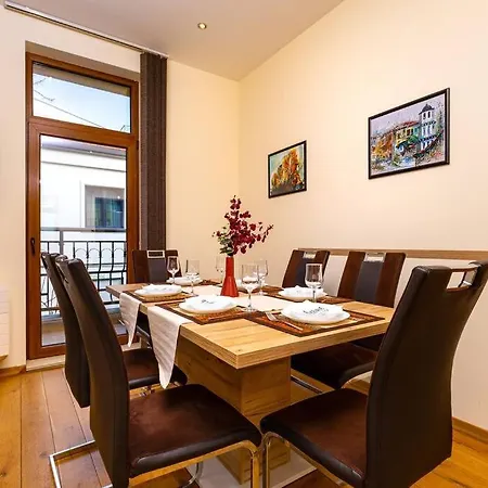 Apartment 3-bedroom Apt Karavelov Next To Kapana Plovdiv