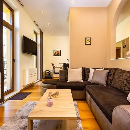 Apartment 3-bedroom Apt Karavelov Next To Kapana *