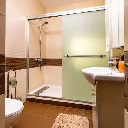 Apartment 3-bedroom Apt Karavelov Next To Kapana