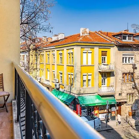 3-bedroom Apt Karavelov Next To Kapana Apartment