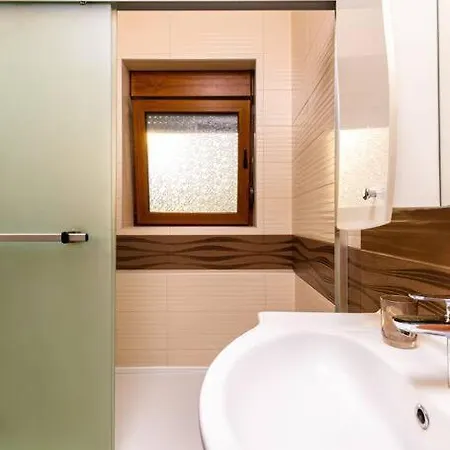 3-bedroom Apt Karavelov Next To Kapana Plovdiv